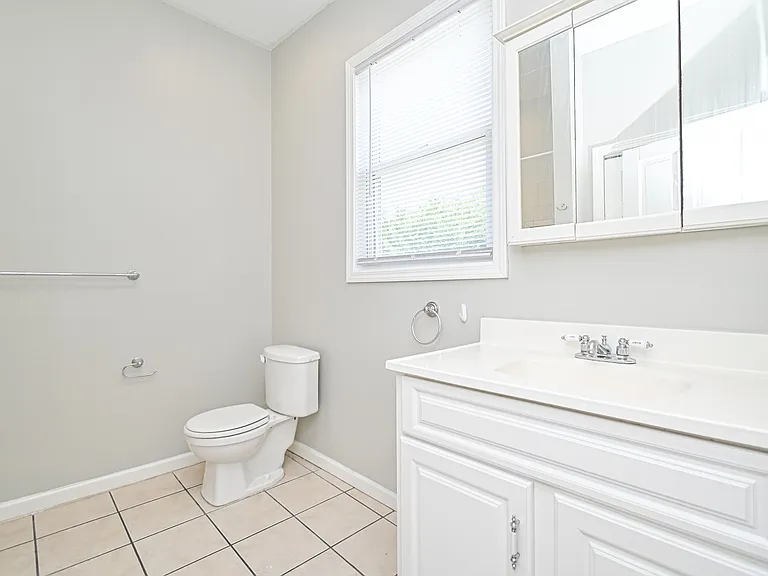 4221 Bell St — Photo 33