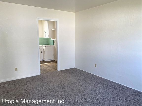 5th image of 276 Elkwood Ave