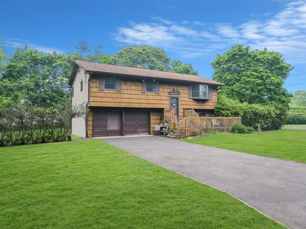 175 Oceanside Street, Islip Terrace, NY 11752