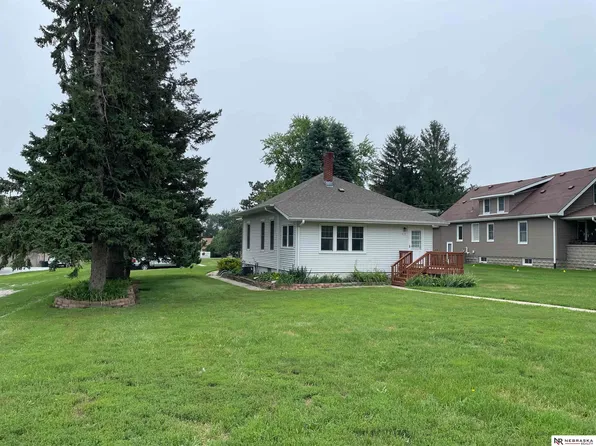 419 N 14th St, Fort Calhoun, NE 68023