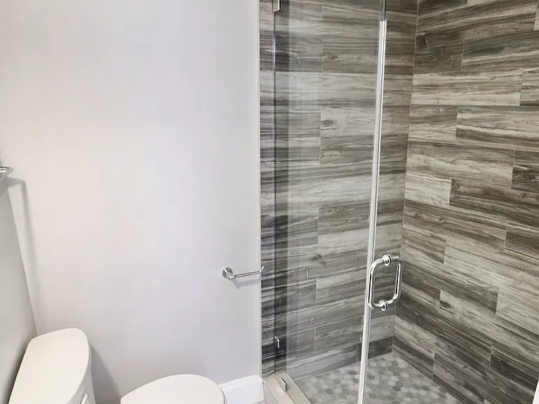 470A E 4th St #5 — Photo 5