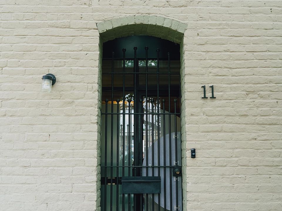 1st image of 11 N Vine St