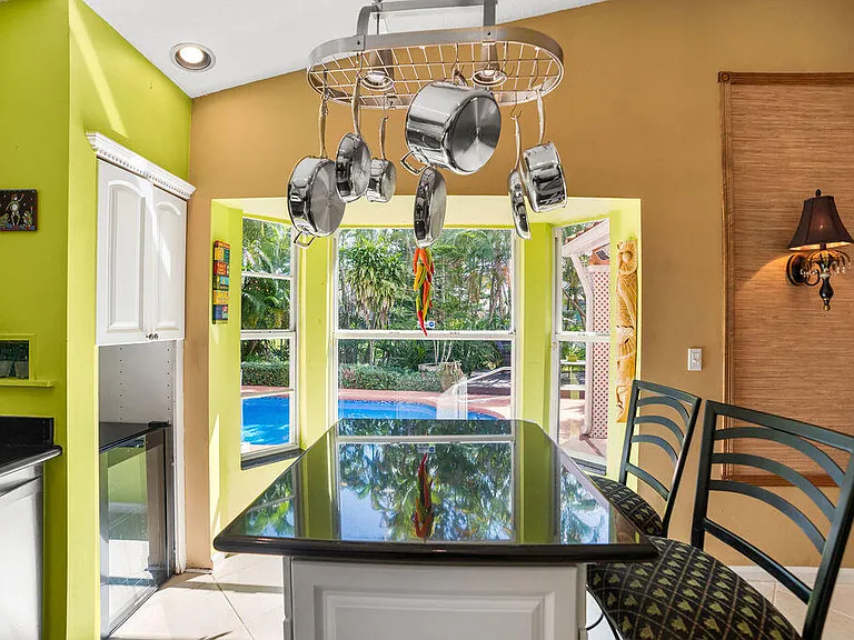 1256 Lake Breeze Dr — Photo 14
