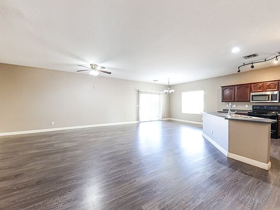 4th image of 14133 W Crocus Dr