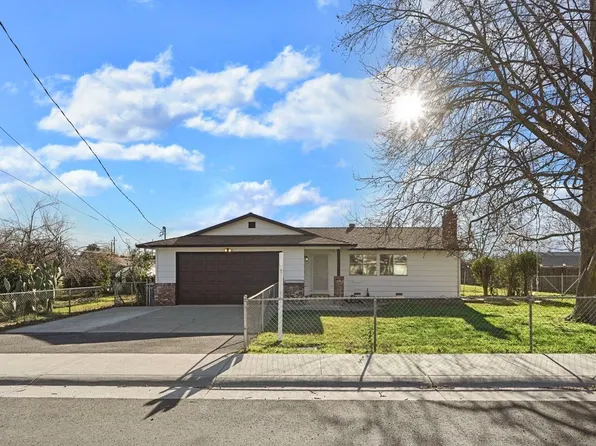 900 Cedar Ln, West Linda, CA 95961