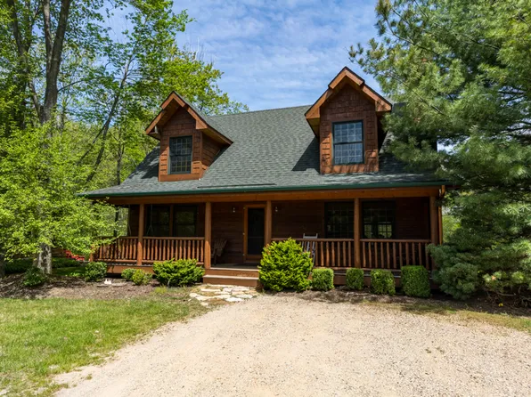 6445 Lilypad Ln, Saugatuck, MI 49453