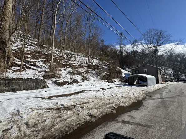 82 Garrison Ave, Charleston, WV 25302