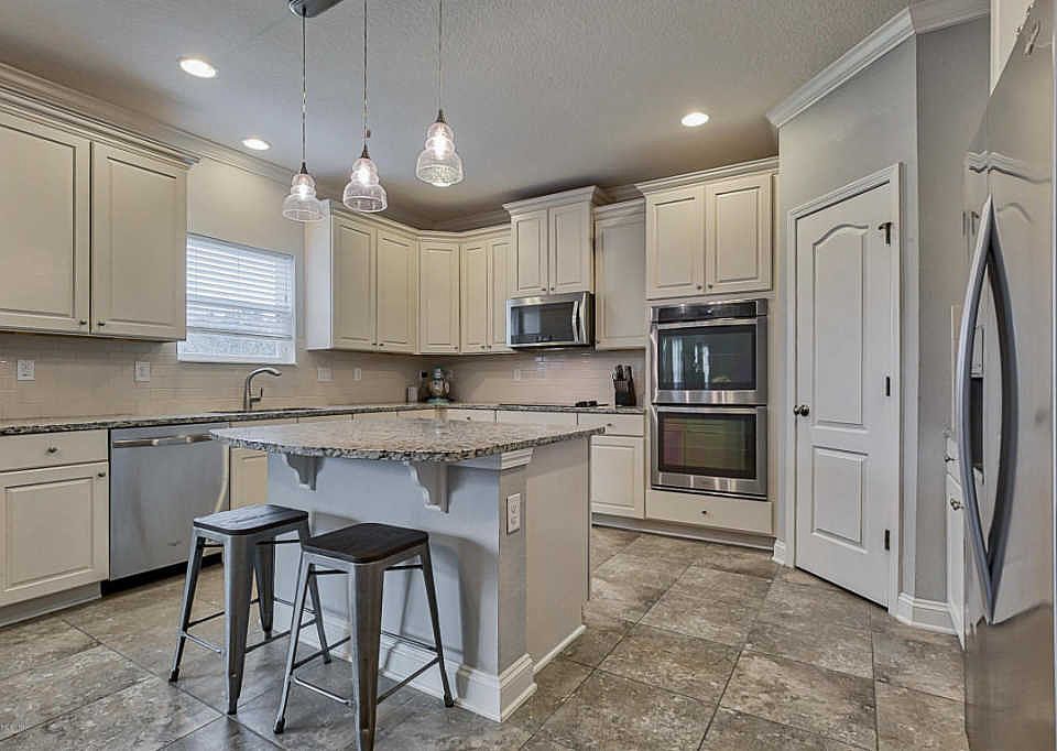 1st image of 75040 Fern Creek Dr