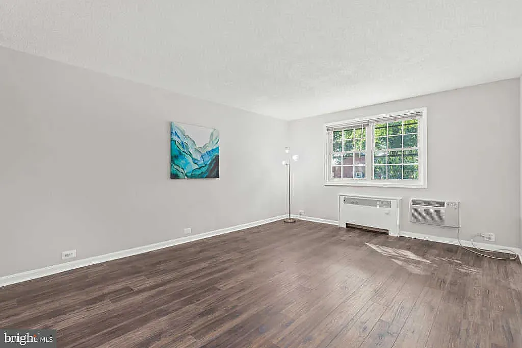 2 bed, 875 sqft, $2,750 — Photo 3