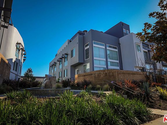 2nd image of 5350 Playa Vista Dr APT 5