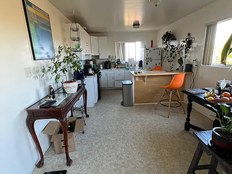 Clairemont Dr — Photo 11