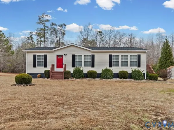 2714 Stage Coach Rd, Farmville, VA 23901