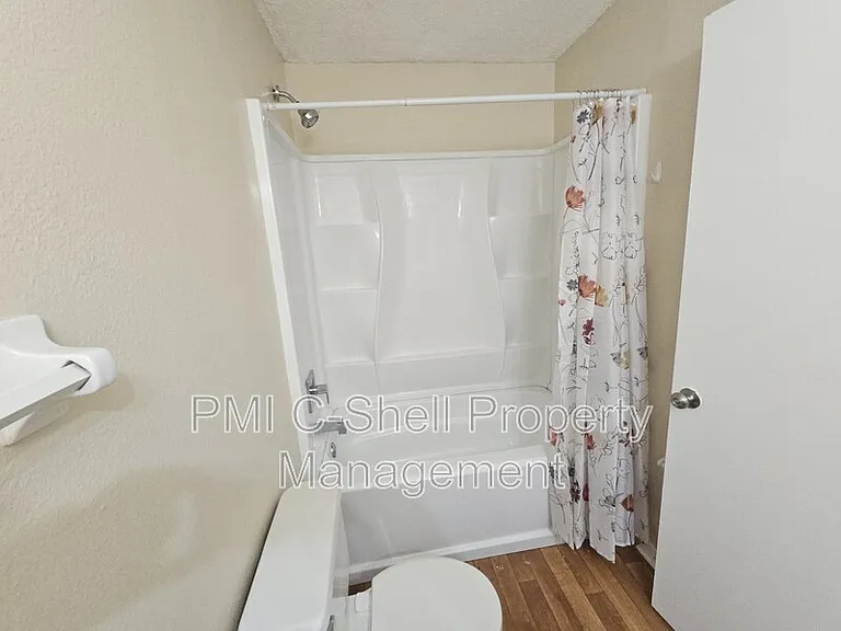 1111 Polk Ave #C — Photo 10