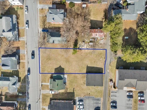 3rd Ave, Radford, VA 24141