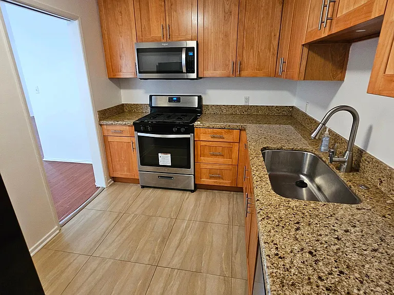 525 N Flores St #2 — Photo 7