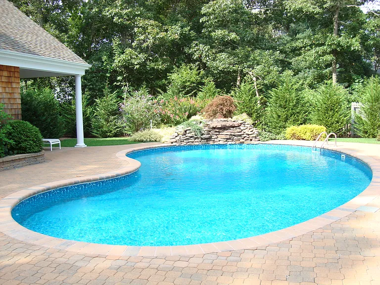 91 Beach Rd — Photo 3