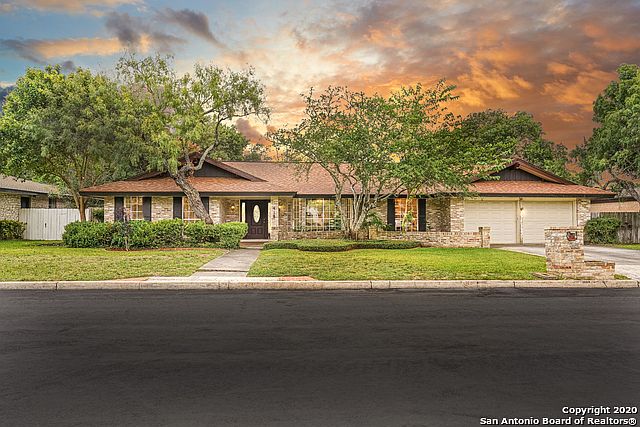 1st image of 418 Crestwind Dr