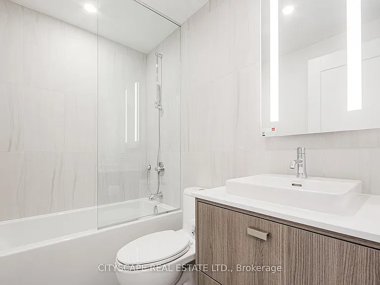 858 Dupont St #316 — Photo 11
