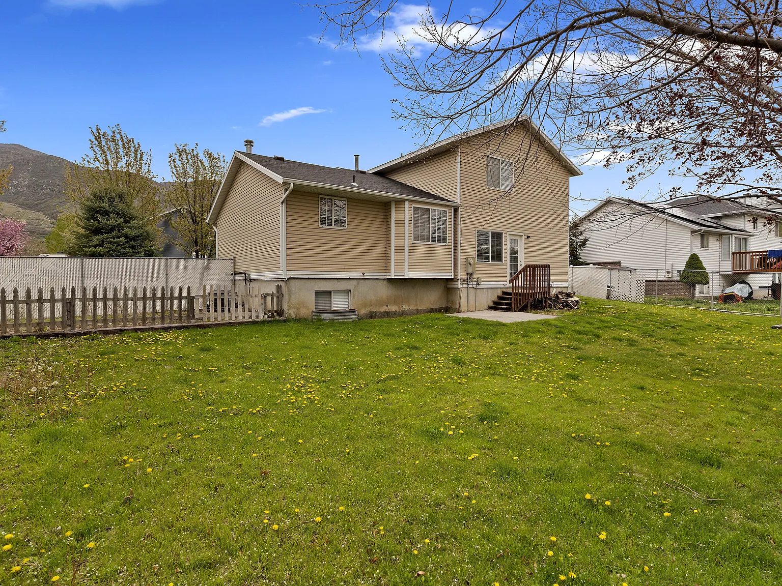 1489 N Pony Express Way — Photo 3