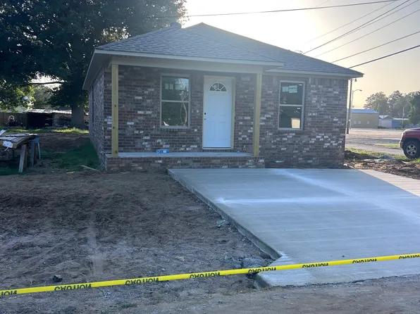 305 Dallas Ave, Caraway, AR 72419