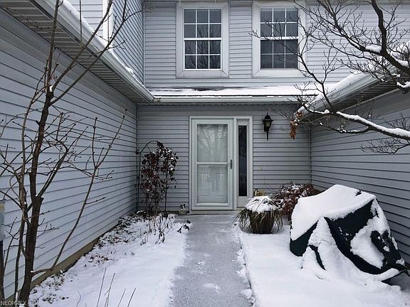 2nd image of 934 Sturbridge Dr