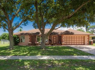 363 NE Camelot Dr, Port Saint Lucie, FL 34983