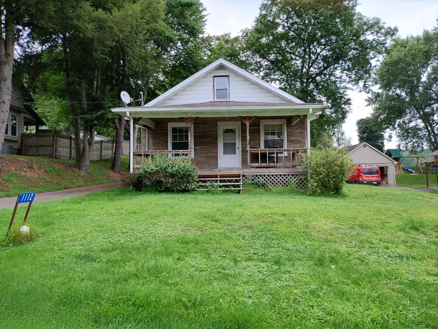 2 bed, 884 sqft, $1,200 — Photo 1