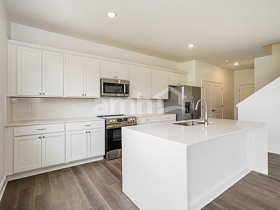4th image of 9062 Lucy Dr