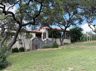 818B Bulwer Ave, Kerrville, TX 78028