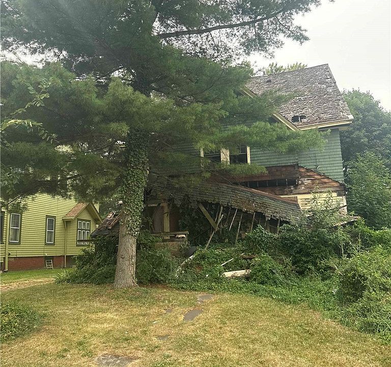 1st image of 1910 Rosemont Rd