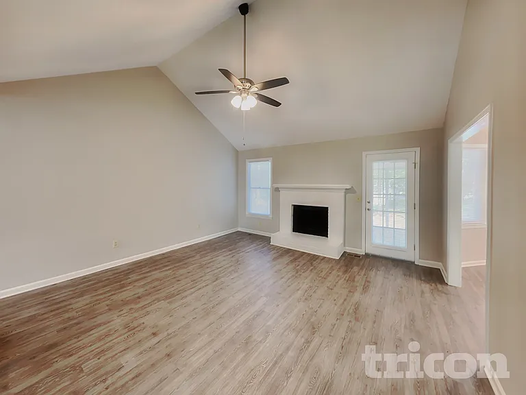 529 Ferncliffe Rd — Photo 4