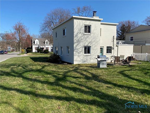4th image of 3855 N Doty Dr