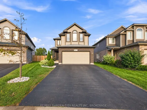 8377 Jeffrey Ct, Niagara Falls, ON L2H 0M9