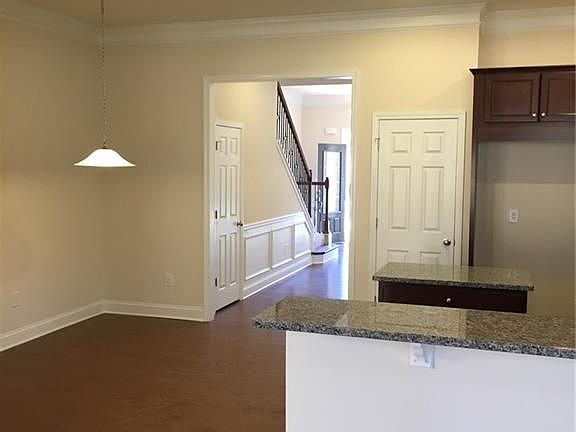 3rd image of 1983 Silver Birch Dr SE #6