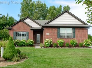 13529 Chester Ct, Belleville, MI 48111