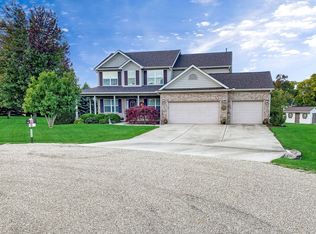 16000 Emerald Ct, Bloomington, IL 61705