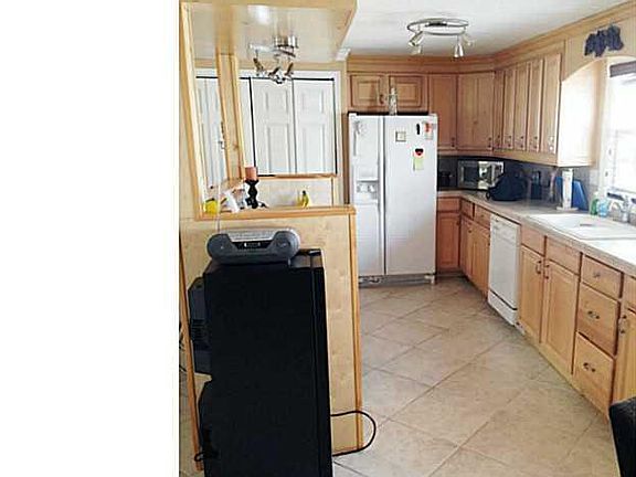 3rd image of 3161 Royal Palm Ct