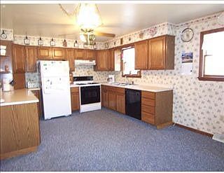 3rd image of 201 Edgewood Dr