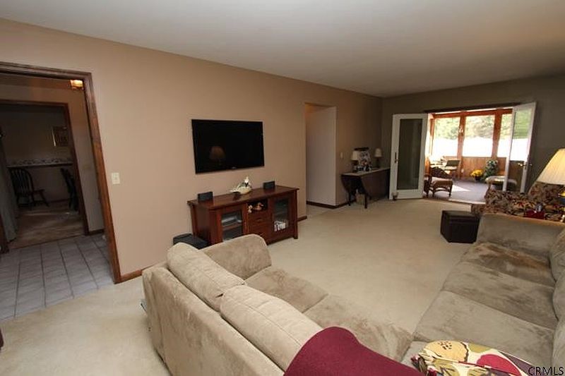 4th image of 26 JONES Road