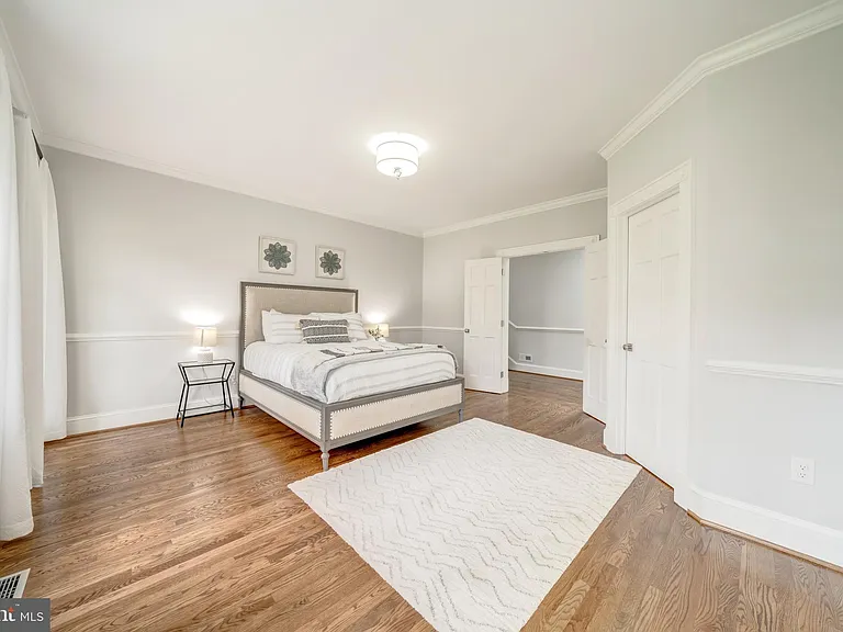 1111 Towlston Rd — Photo 33