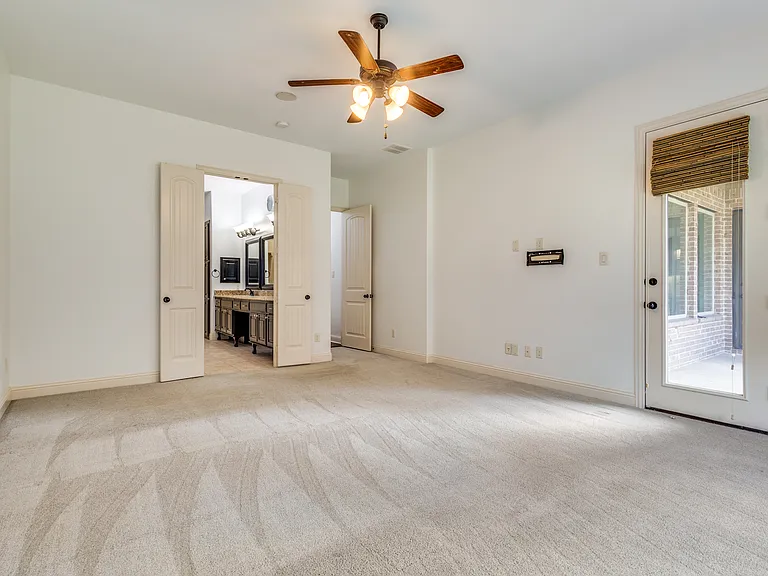 1436 Foster St — Photo 5