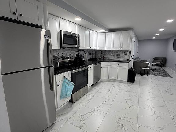 5th image of 95-02 43rd Ave #1L