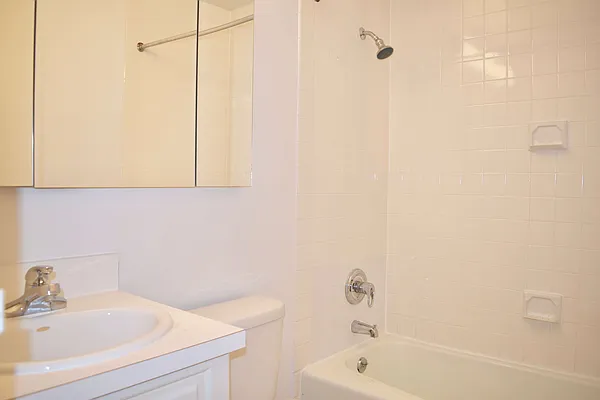 Rented by Manhattan Connection | media 12