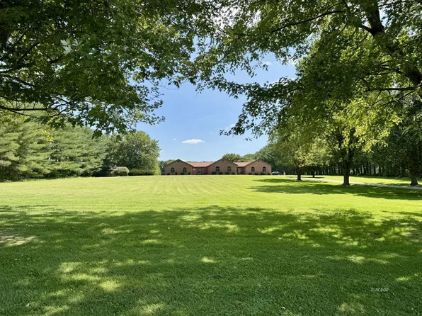 1279 Cora Mill Rd, Gallipolis, OH 45631