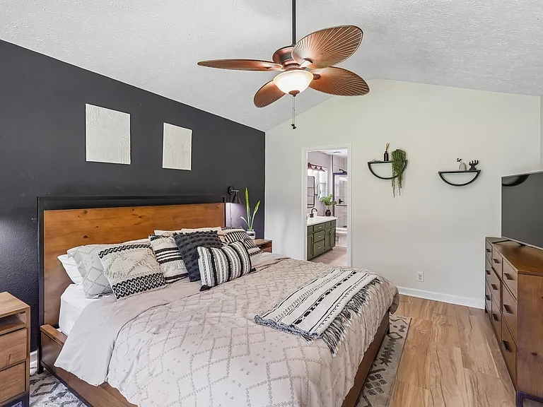 3529 Thornehill Dr — Photo 14
