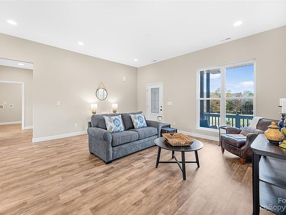4th image of 5733 Aspiran Dr