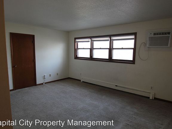 3rd image of 800 13th St #800