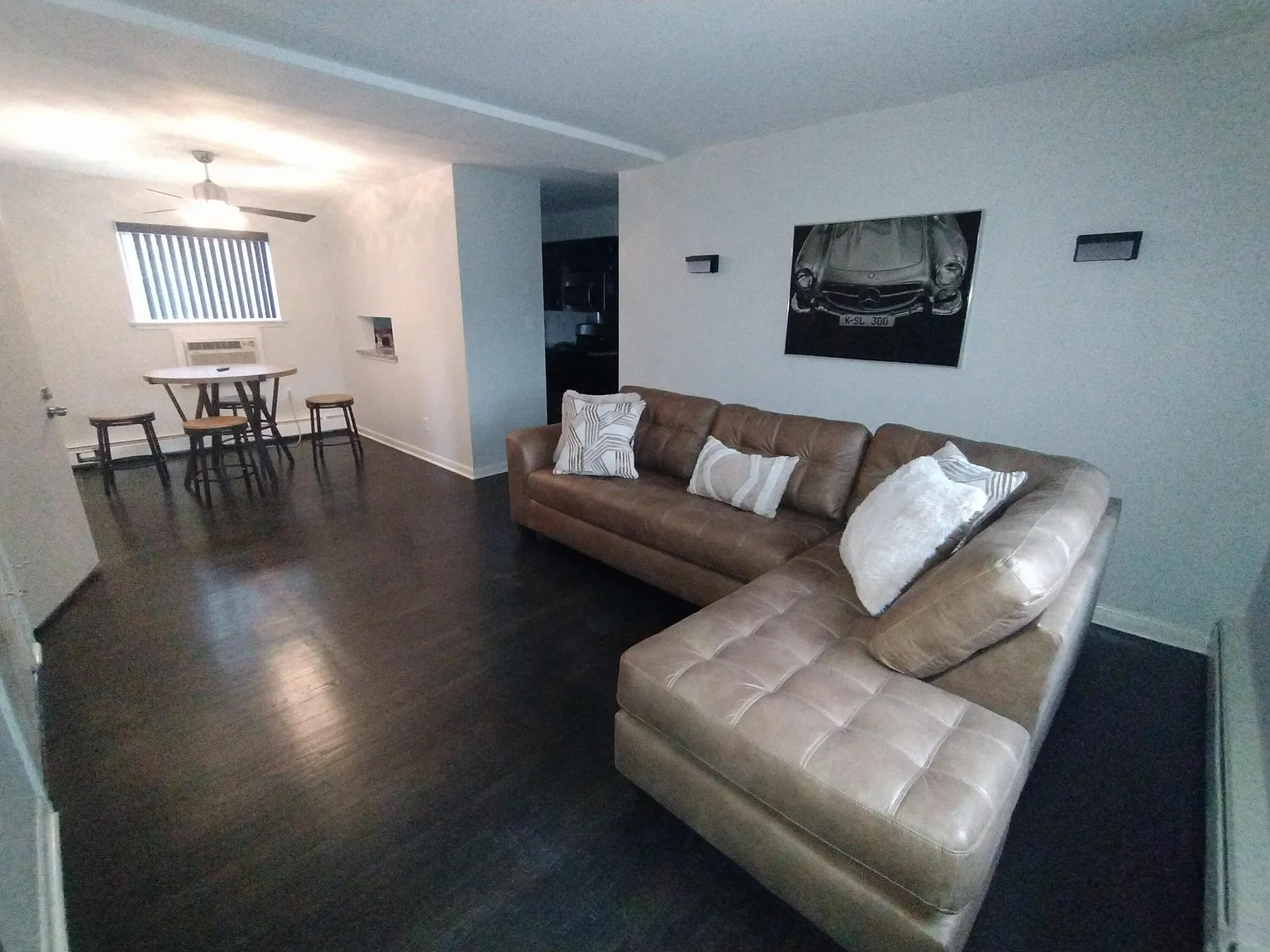2 bed, 1.0 bath, 900 sqft, $1,200 — Photo 1