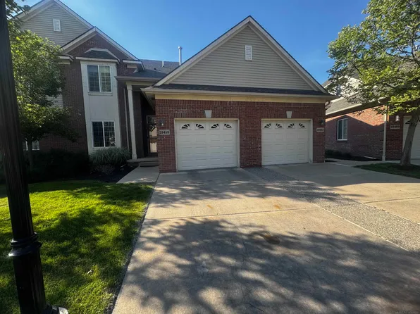 29459 Woodpark Cir #29, Warren, MI 48092