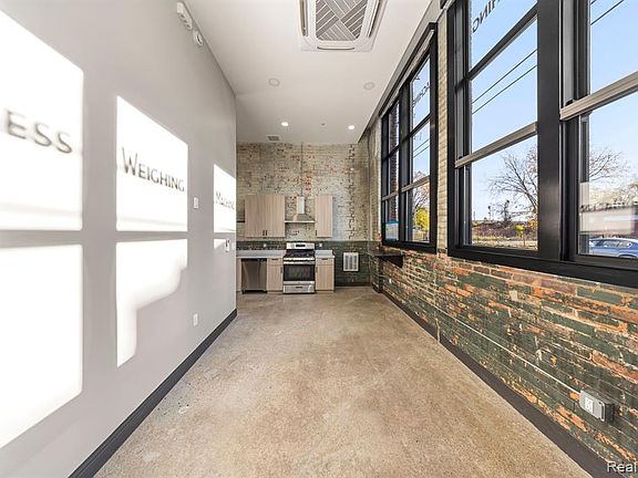 3rd image of 603 E Milwaukee St #101